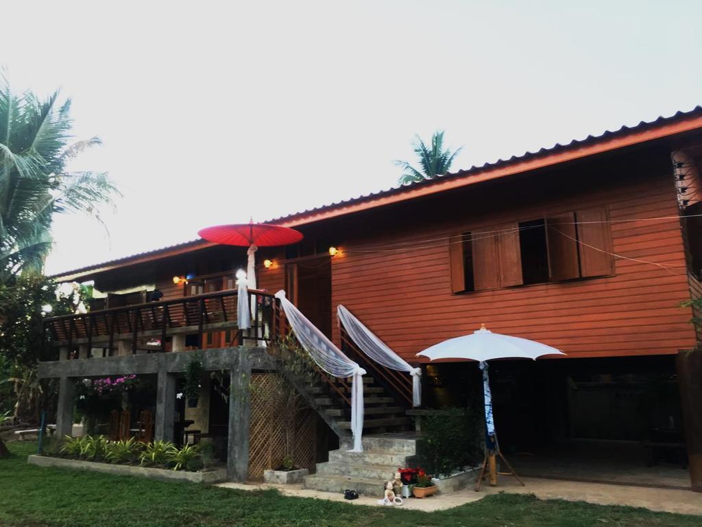 Saduemuenghomestay Phrae Exterior photo