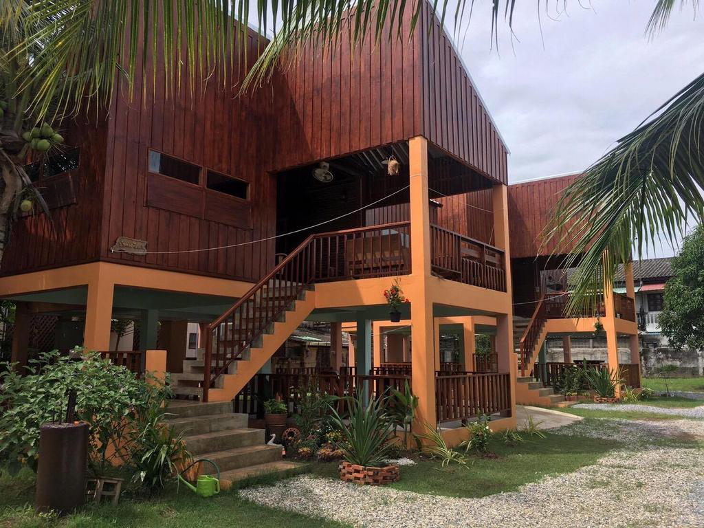 Saduemuenghomestay Phrae Exterior photo